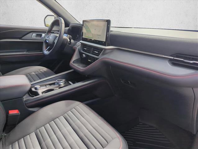 Used 2025 Ford Explorer ST-Line w/ Premium Package image 18