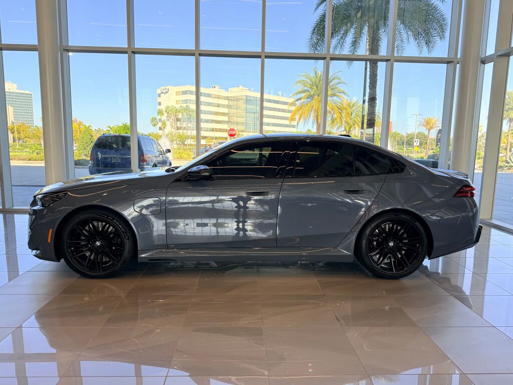 Used 2026 BMW M5 w/ Carbon Package image 9