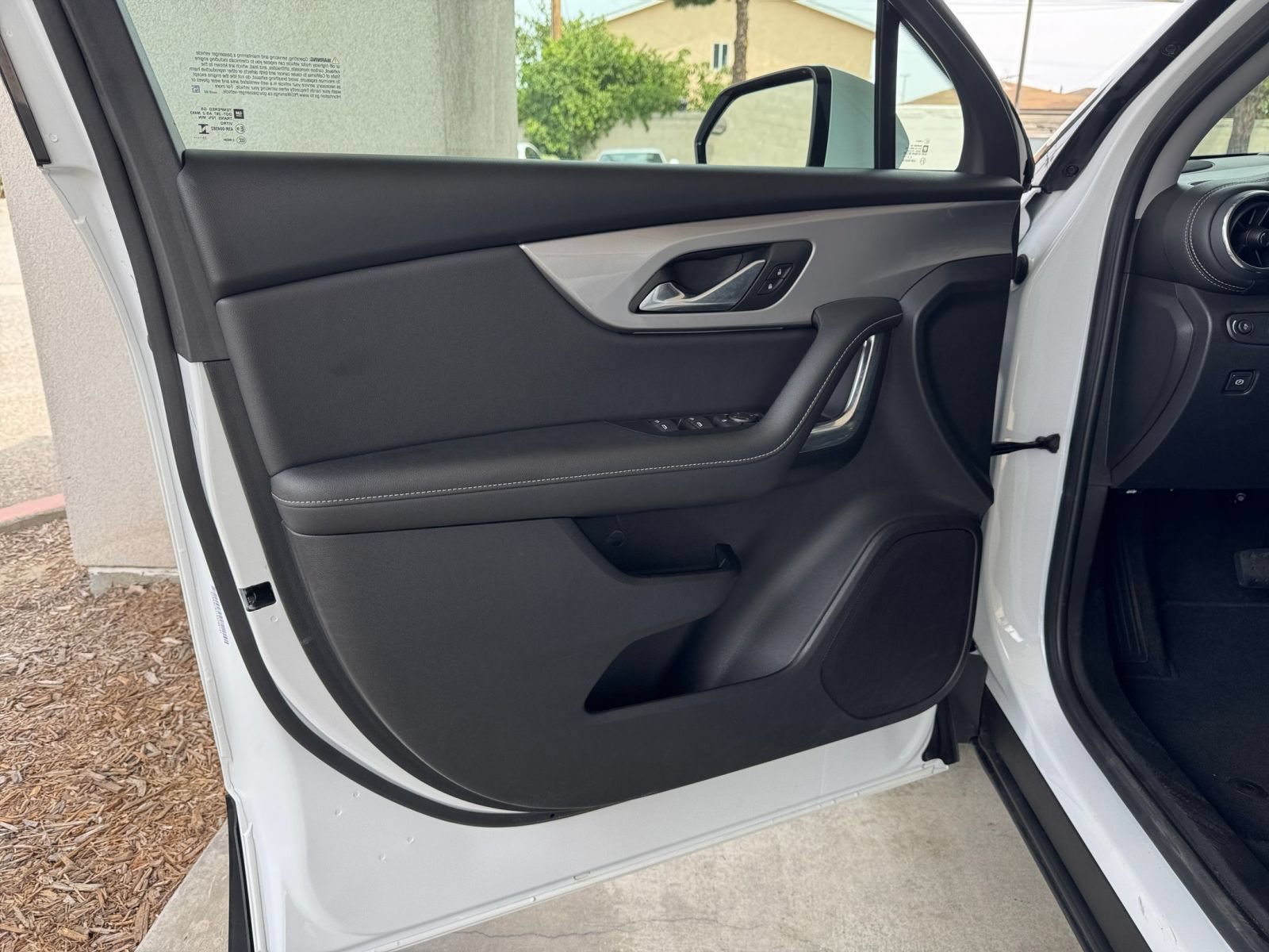 Used 2025 Chevrolet Blazer LT FWD image 18