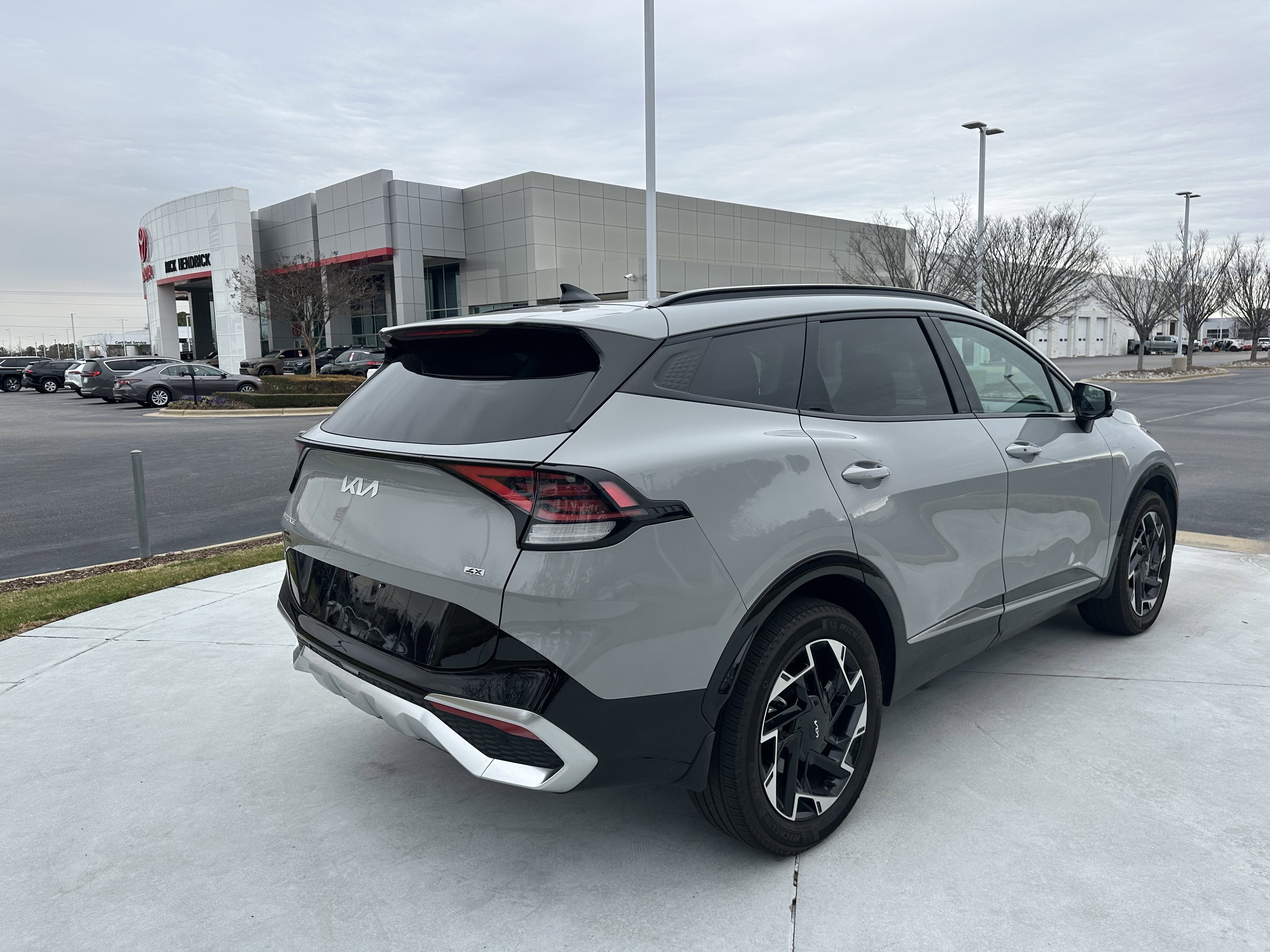 Used 2024 Kia Sportage SX image 10