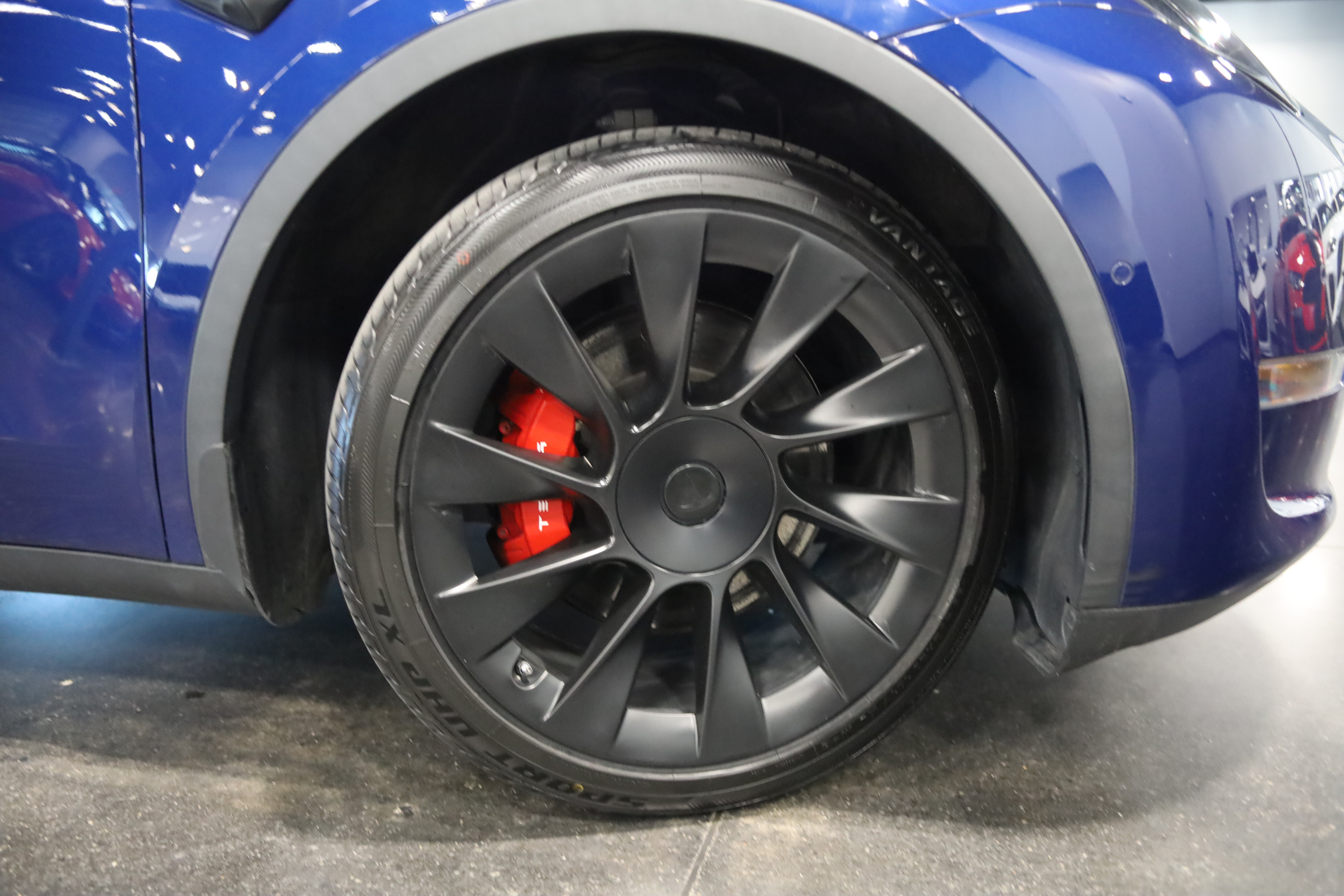 Used 2021 Tesla Model Y Long Range AWD/4WD image 10