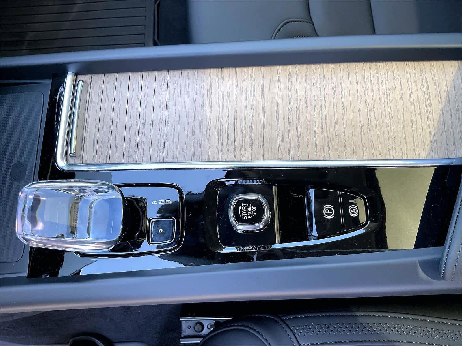 New 2026 Volvo XC60 T8 Plus w/ Climate Package AWD/4WD image 10