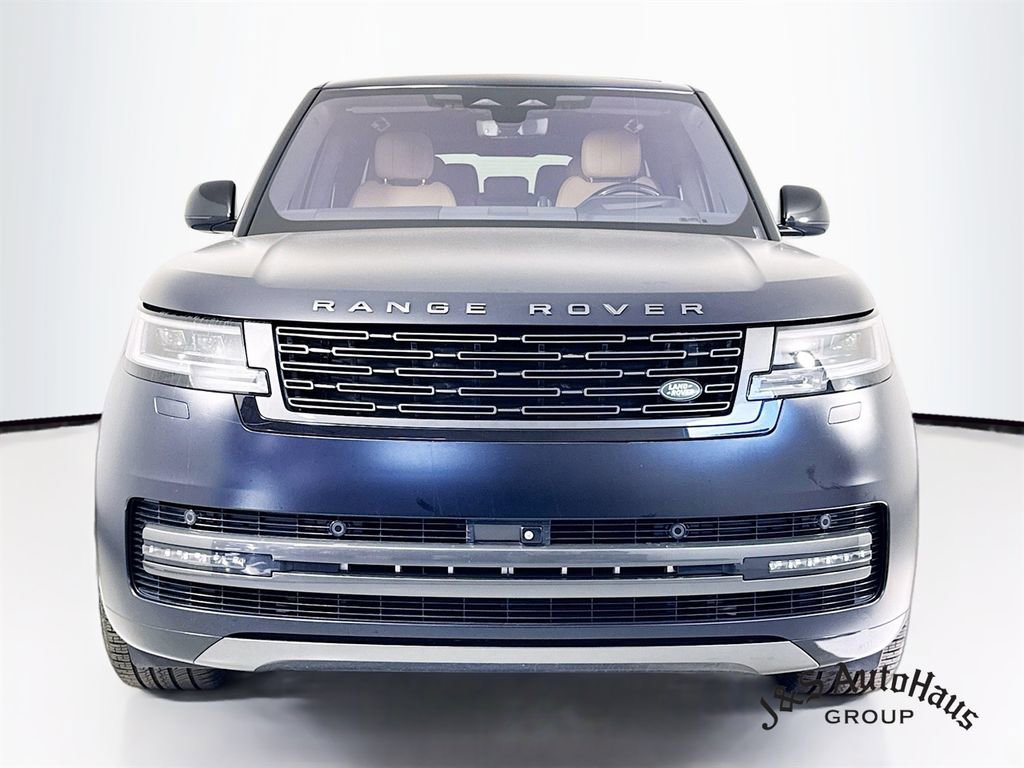 Used 2023 Land Rover Range Rover Long Wheelbase SE image 2