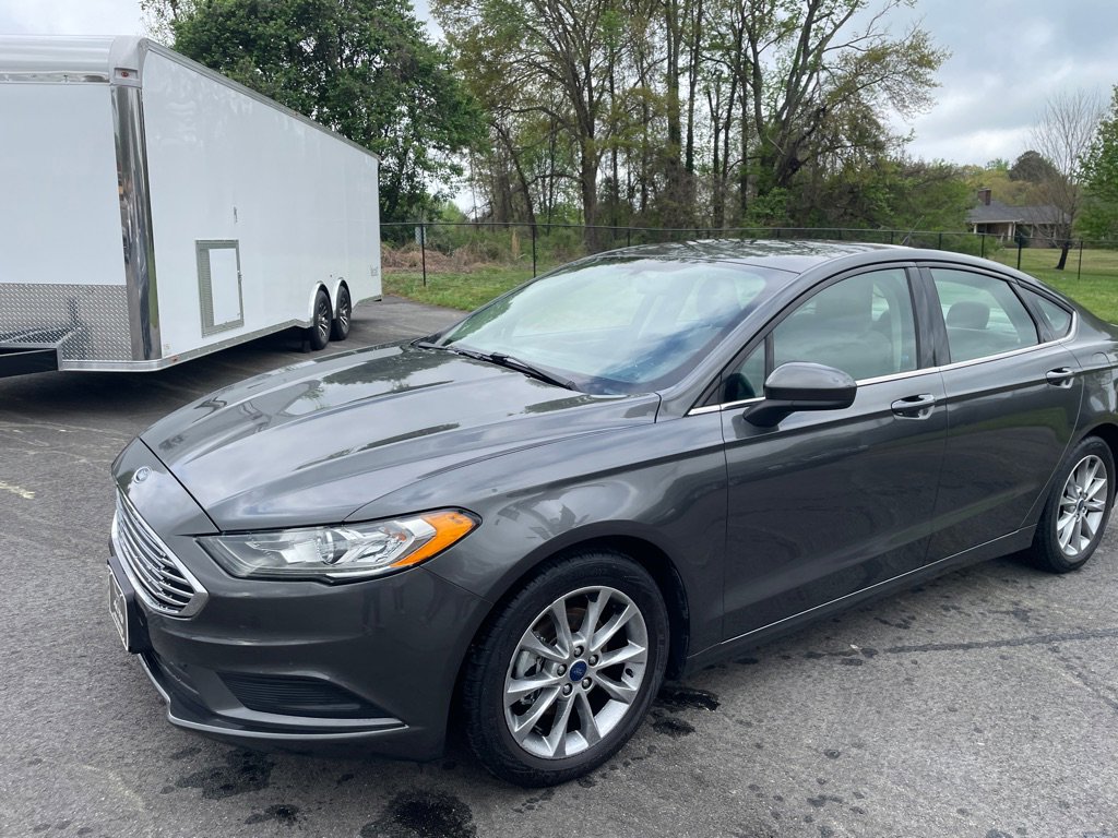 Used 2017 Ford Fusion SE w/ Fusion SE Technology Package image 1