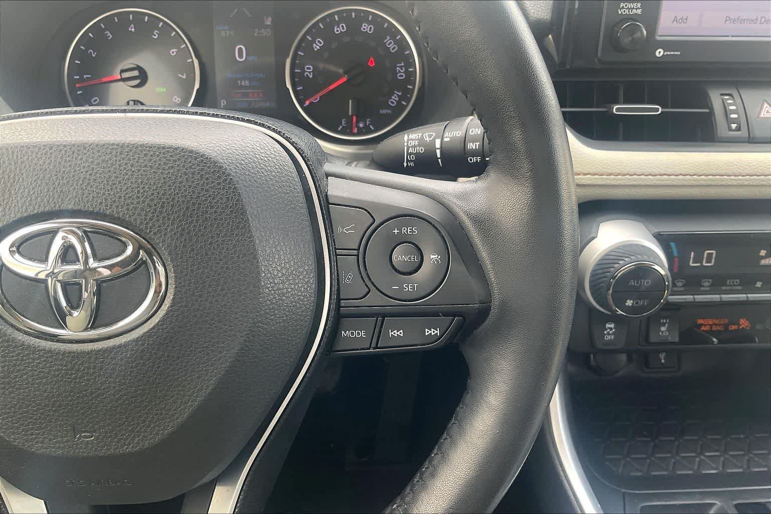 Used 2020 Toyota RAV4 XLE Premium AWD/4WD image 24
