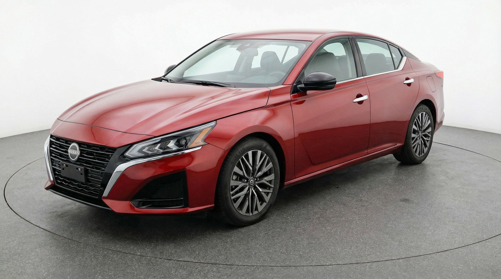 Used 2025 Nissan Altima 2.5 SV FWD image 3