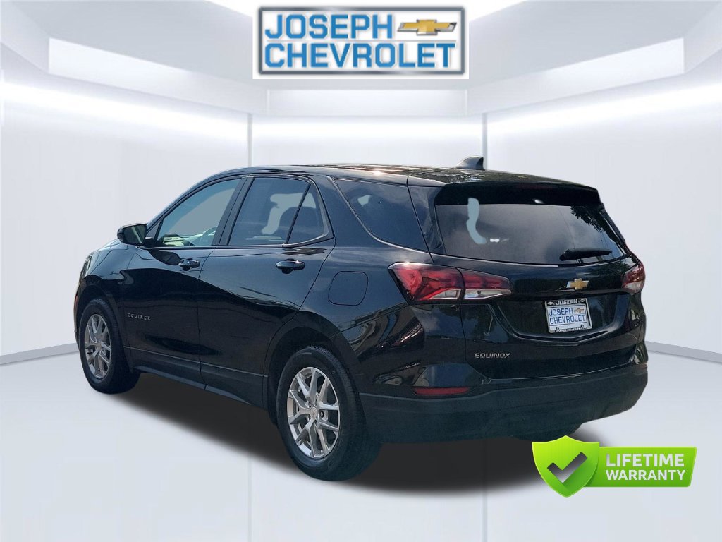 Used 2024 Chevrolet Equinox LS w/ LS Convenience Package FWD image 4