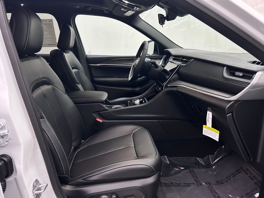 New 2025 Jeep Grand Cherokee Limited image 17