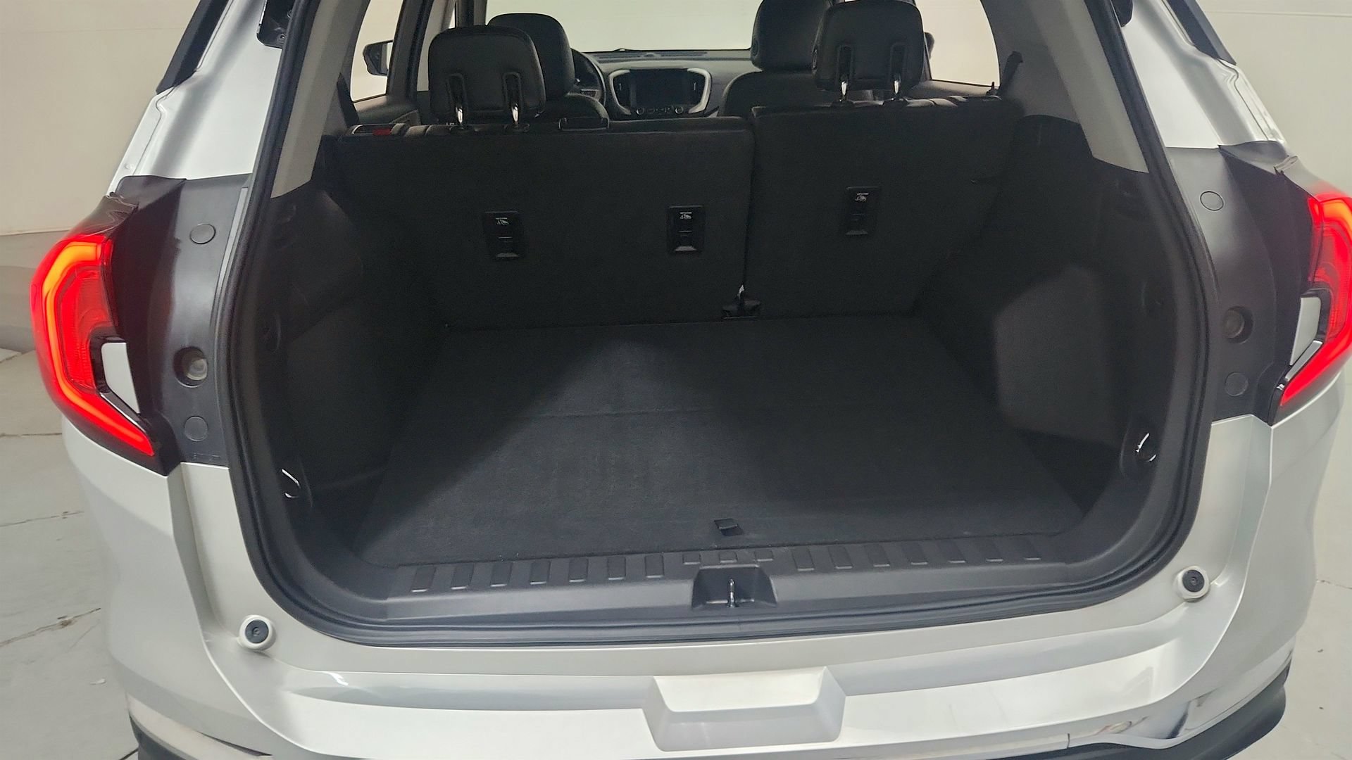 Used 2018 GMC Terrain SLT w/ Preferred Package FWD image 22