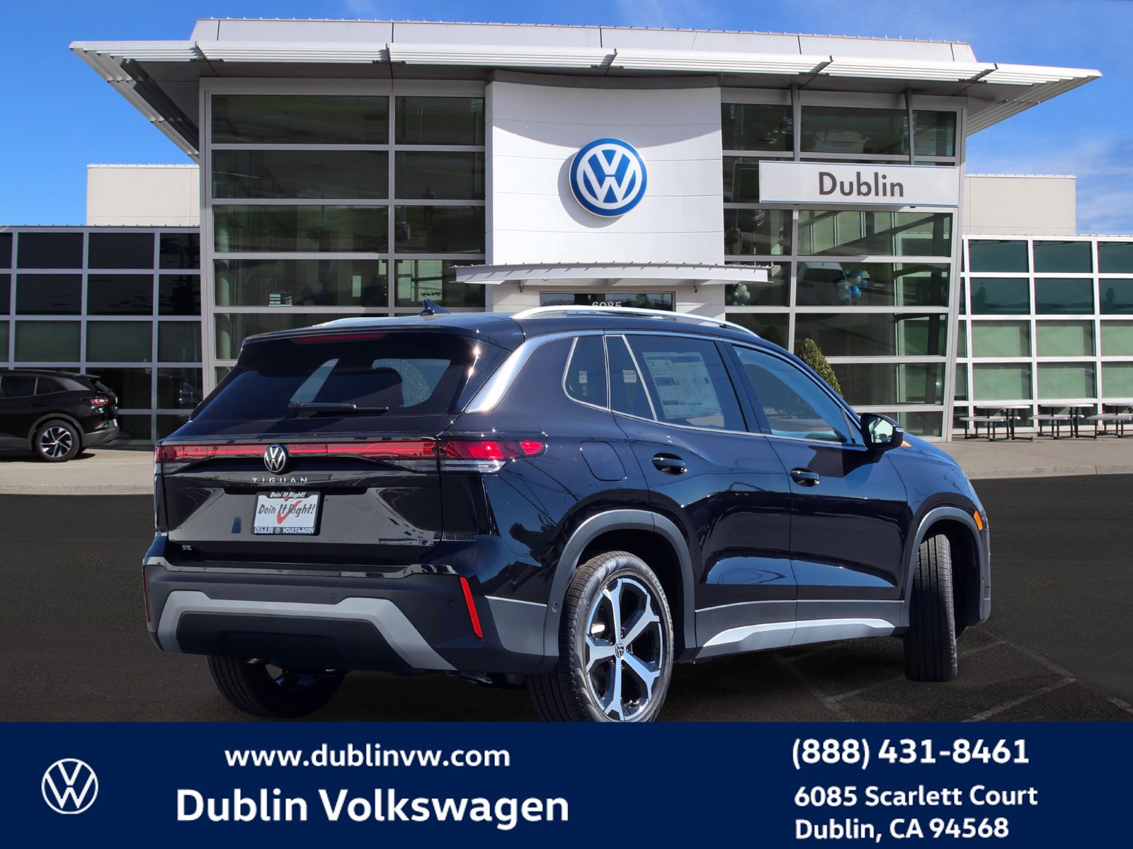 New 2026 Volkswagen Tiguan SE FWD image 4