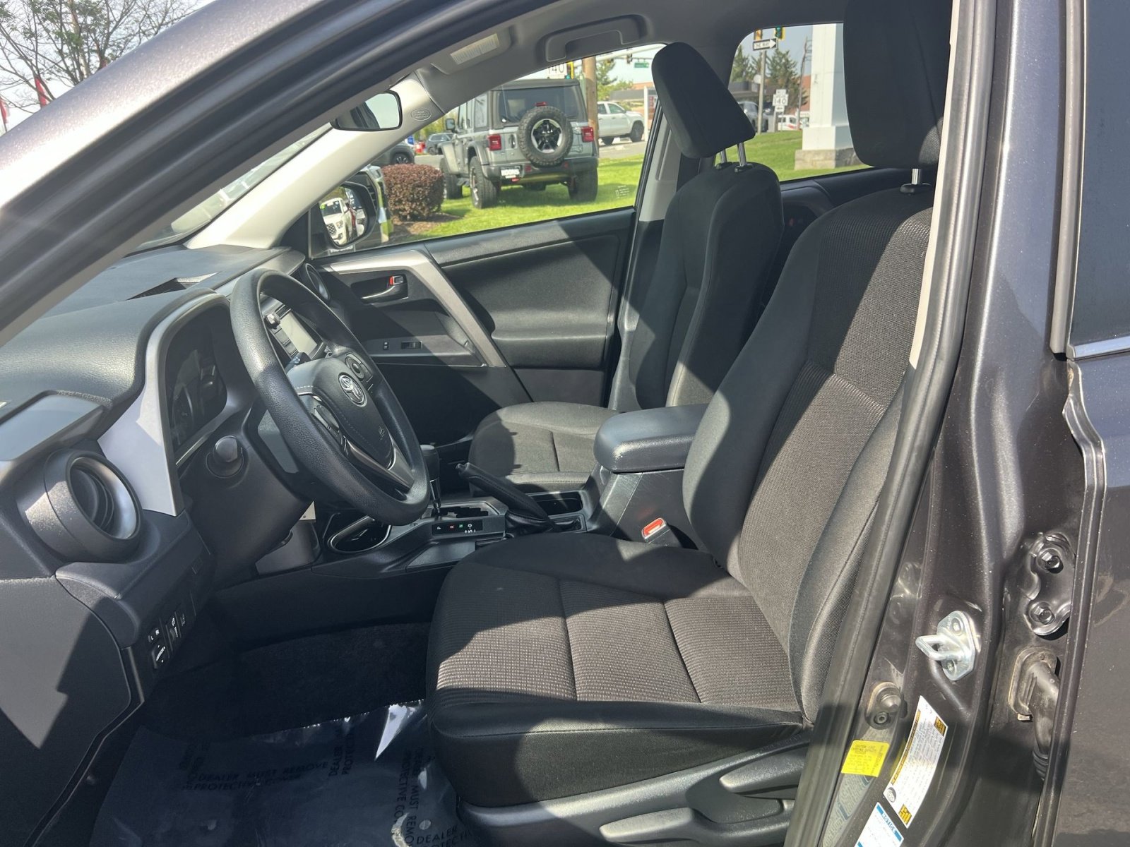 Used 2018 Toyota RAV4 LE w/ All Weather Liner Package image 21