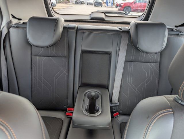 Used 2022 Chevrolet Trax LT w/ LT Convenience Package image 16