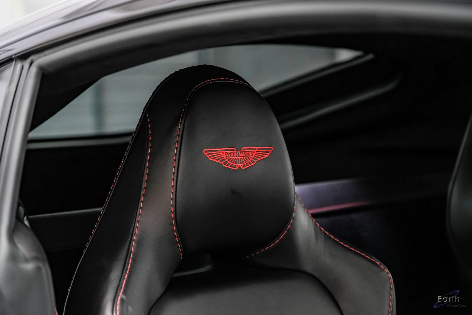 Used 2023 Aston Martin V12 Vantage RWD image 58