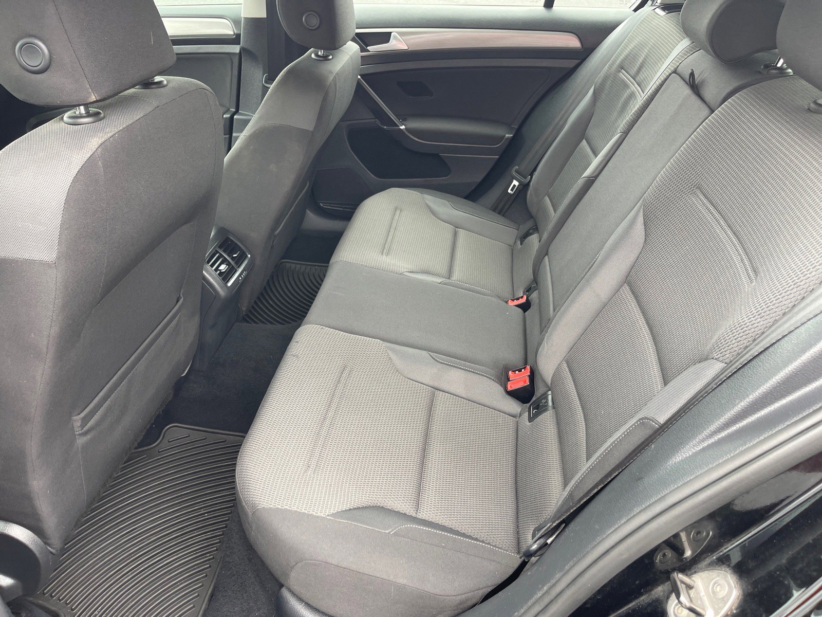 Used 2016 Volkswagen Golf S FWD image 12