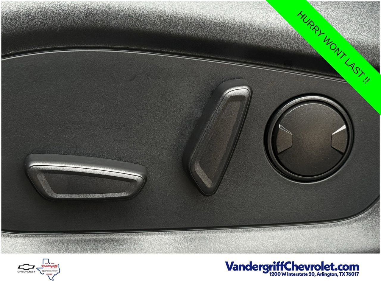Used 2023 Ford Explorer XLT w/ Equipment Group 202A RWD image 23