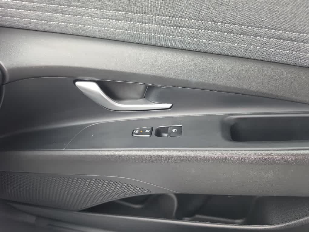 Used 2024 Hyundai Elantra Limited FWD image 23