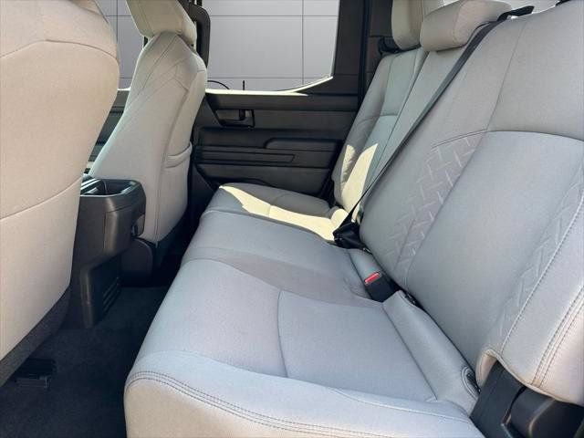 Certified 2025 Toyota Tacoma SR5 AWD/4WD image 46