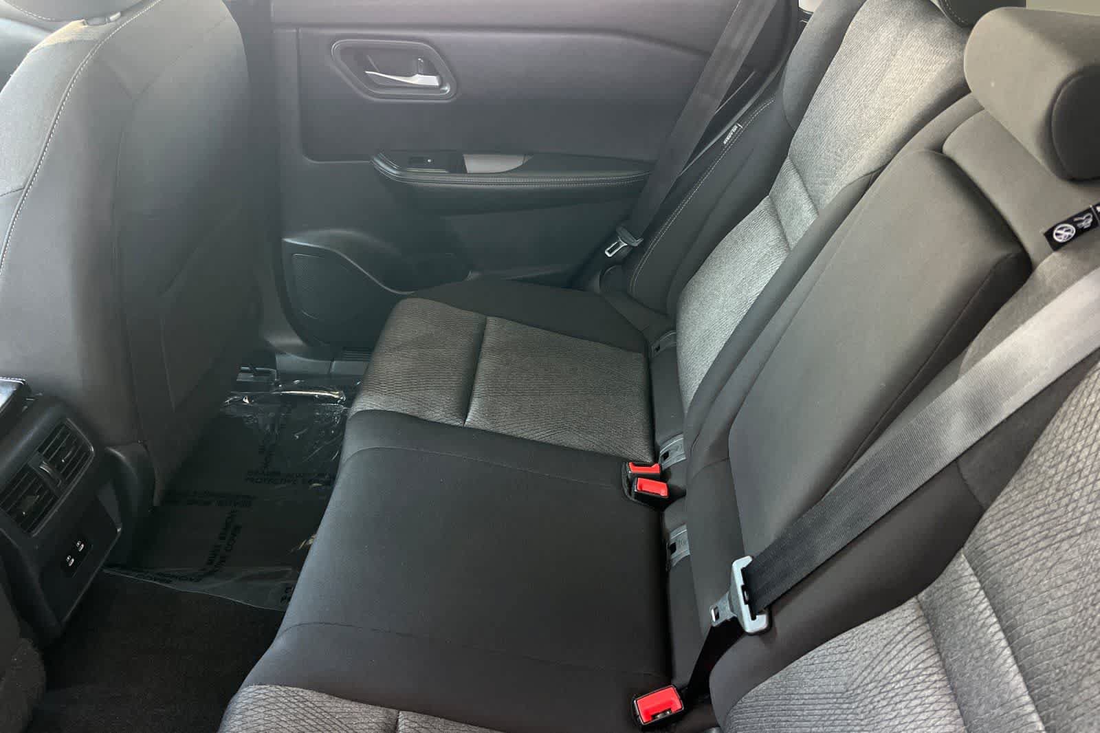 Used 2024 Nissan Rogue SV AWD/4WD image 5