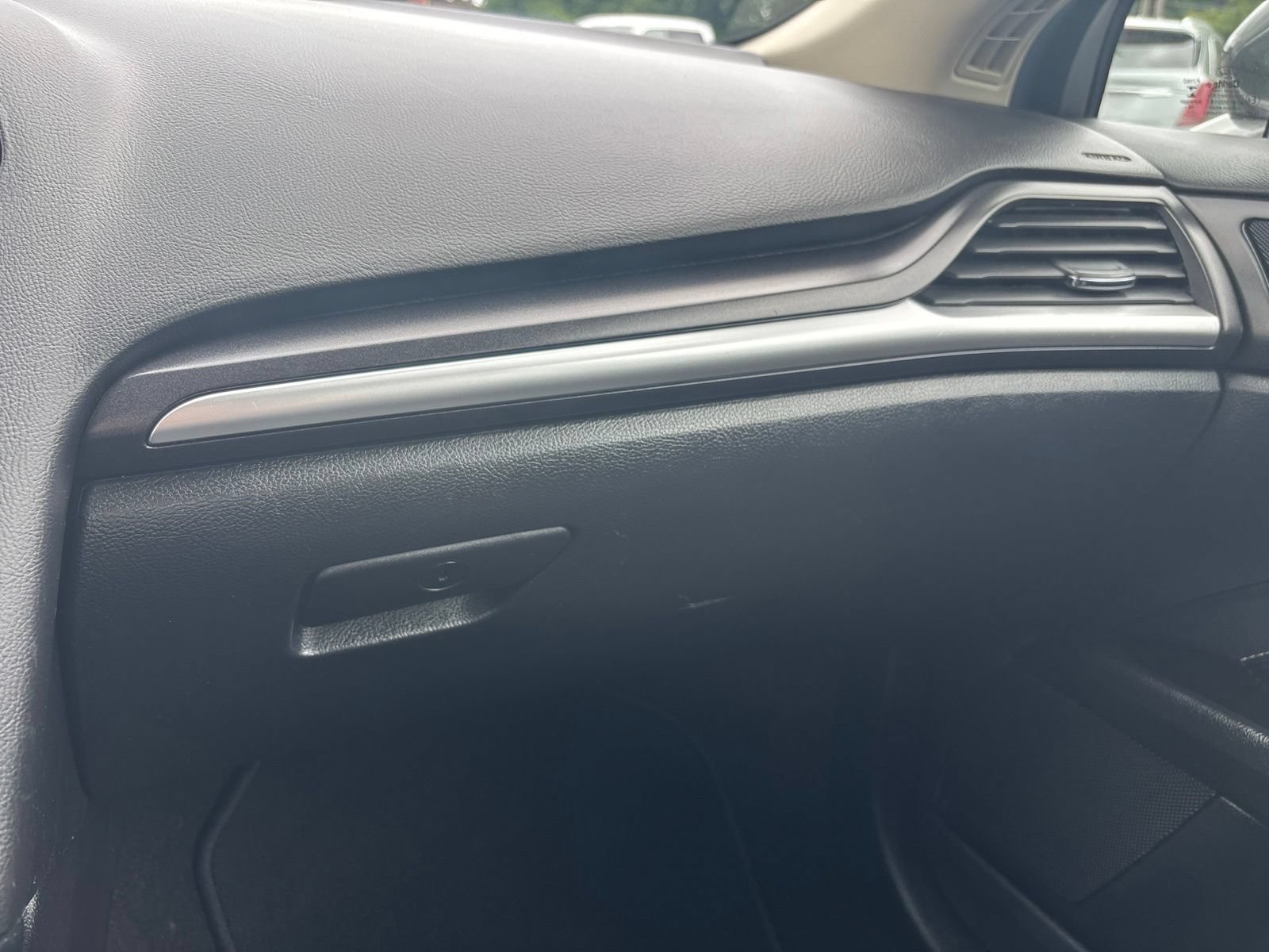 Used 2019 Ford Fusion Energi Titanium FWD image 27