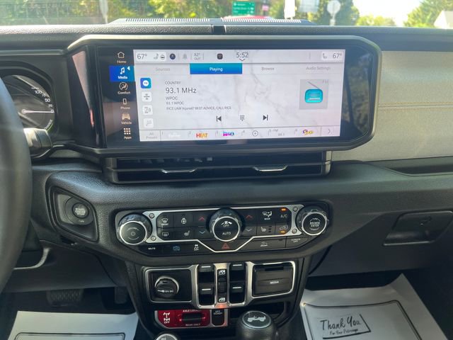 Used 2024 Jeep Wrangler Unlimited image 24