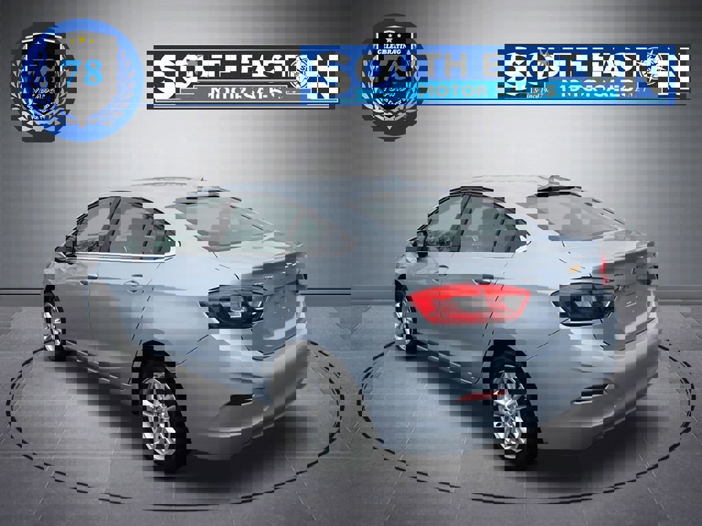 Used 2017 Chevrolet Cruze LT w/ Convenience Package image 5