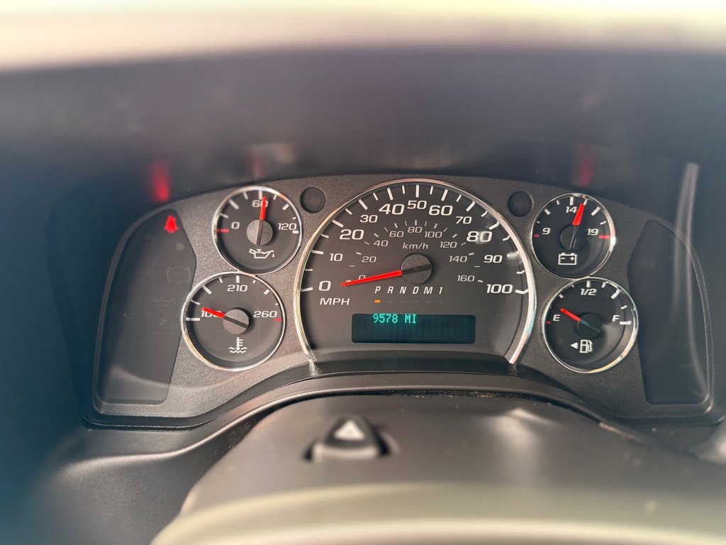 Used 2021 Chevrolet Express 2500 w/ Driver Convenience Package image 17