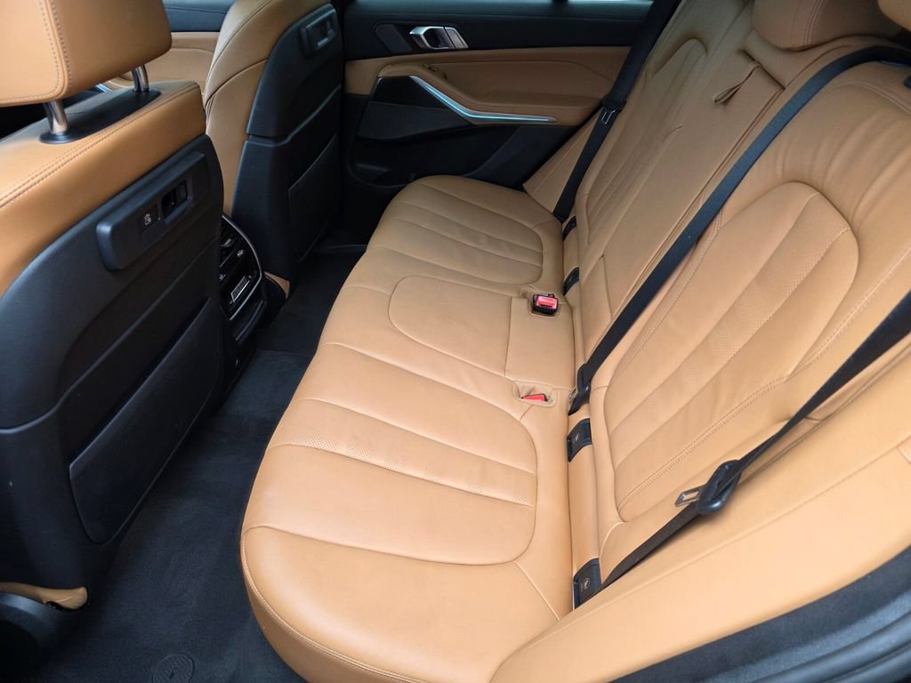 Used 2022 BMW X5 M50i AWD/4WD image 13