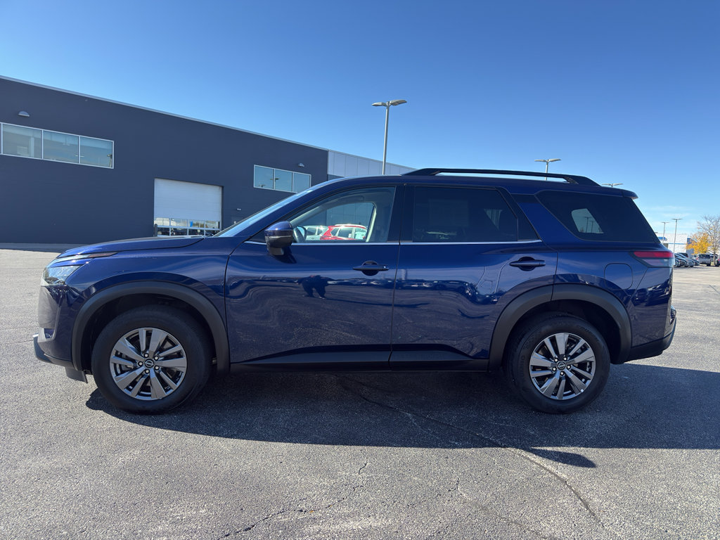 Certified 2025 Nissan Pathfinder SV image 6