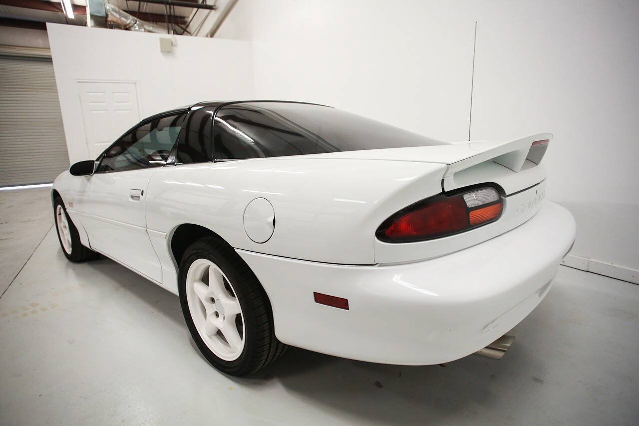 Used 2000 Chevrolet Camaro Z28 w/ SS Performance/Appearance Pkg RWD image 4