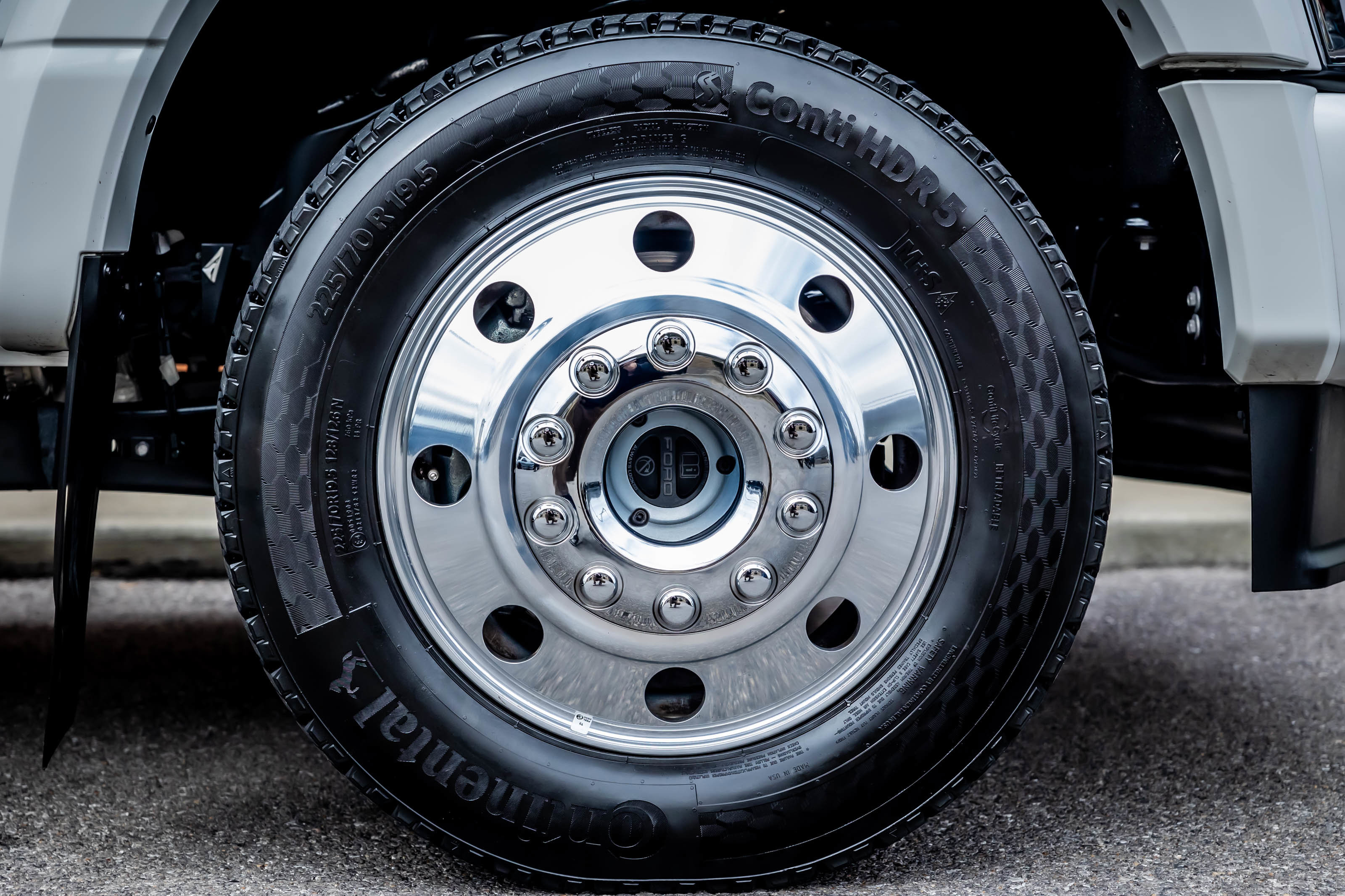 Used 2024 Ford F450 Platinum w/ FX4 Off-Road Package image 31