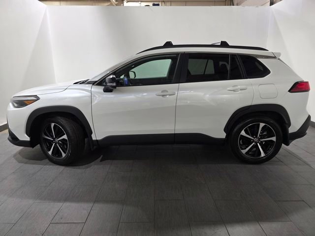 Used 2025 Toyota Corolla Cross XSE w/ Convenience Package image 2