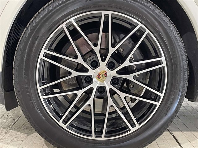 Certified 2024 Porsche Cayenne image 13