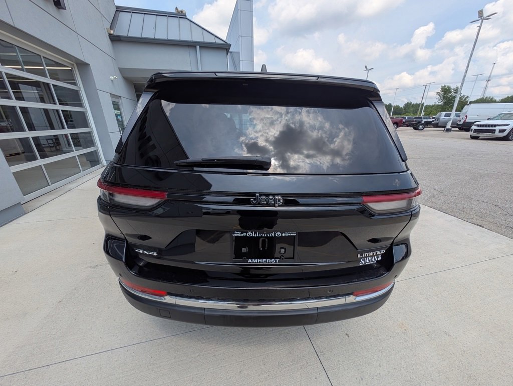 Used 2022 Jeep Grand Cherokee Limited image 11