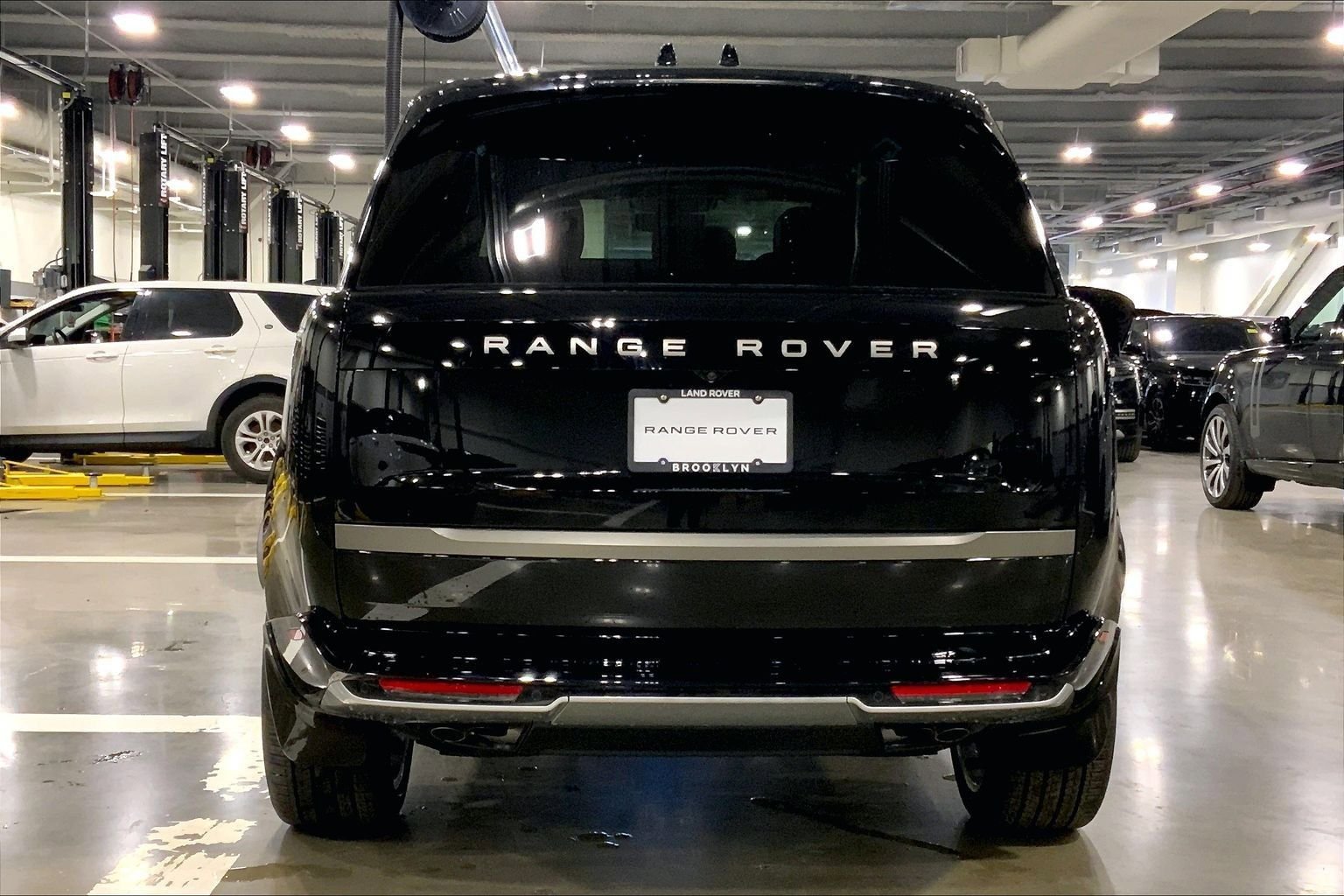 New 2026 Land Rover Range Rover SE image 4