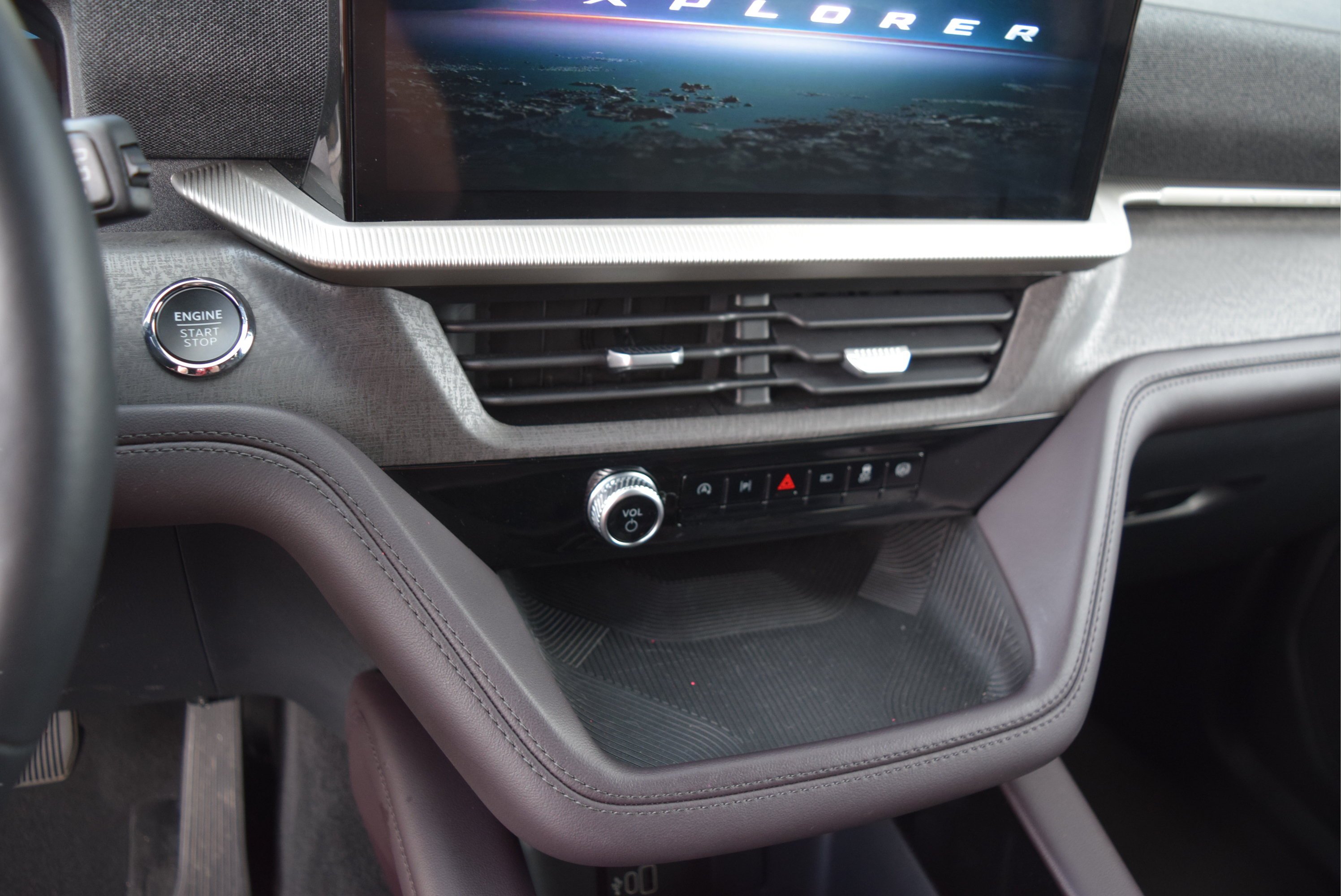Used 2026 Ford Explorer Platinum AWD/4WD image 15