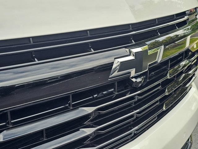 Used 2025 Chevrolet Suburban RST w/ RST Capability Package AWD/4WD image 4