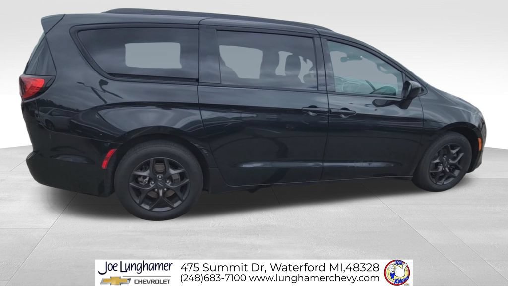 Used 2019 Chrysler Pacifica Touring-L w/ Advanced Safetytec Group FWD image 10