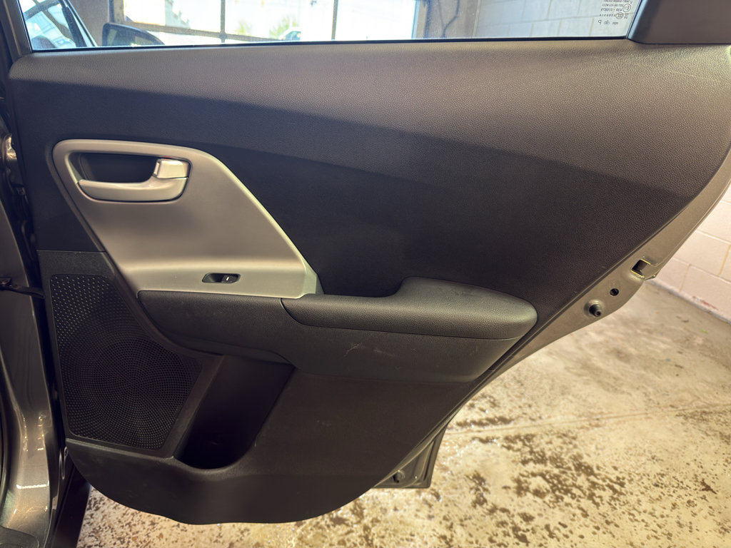 Used 2018 Kia Niro LX FWD image 24