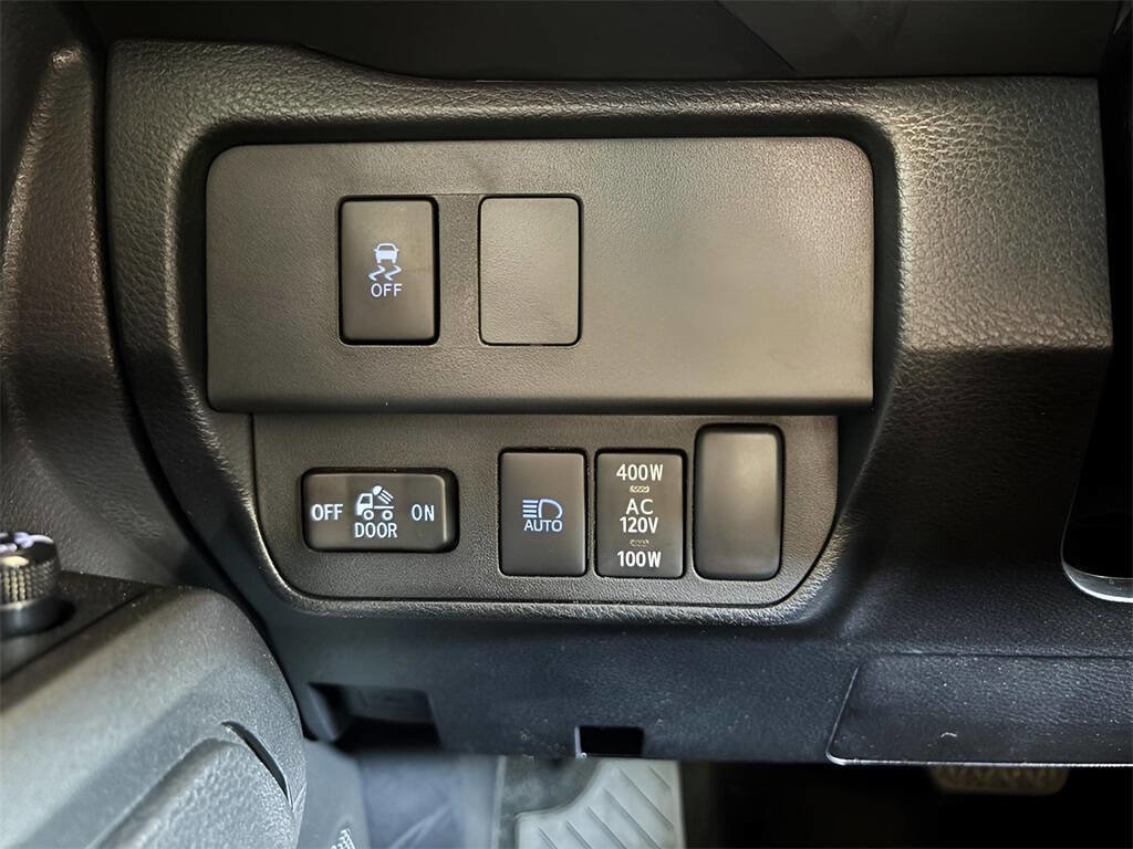 Used 2023 Toyota Tacoma TRD Off-Road image 9