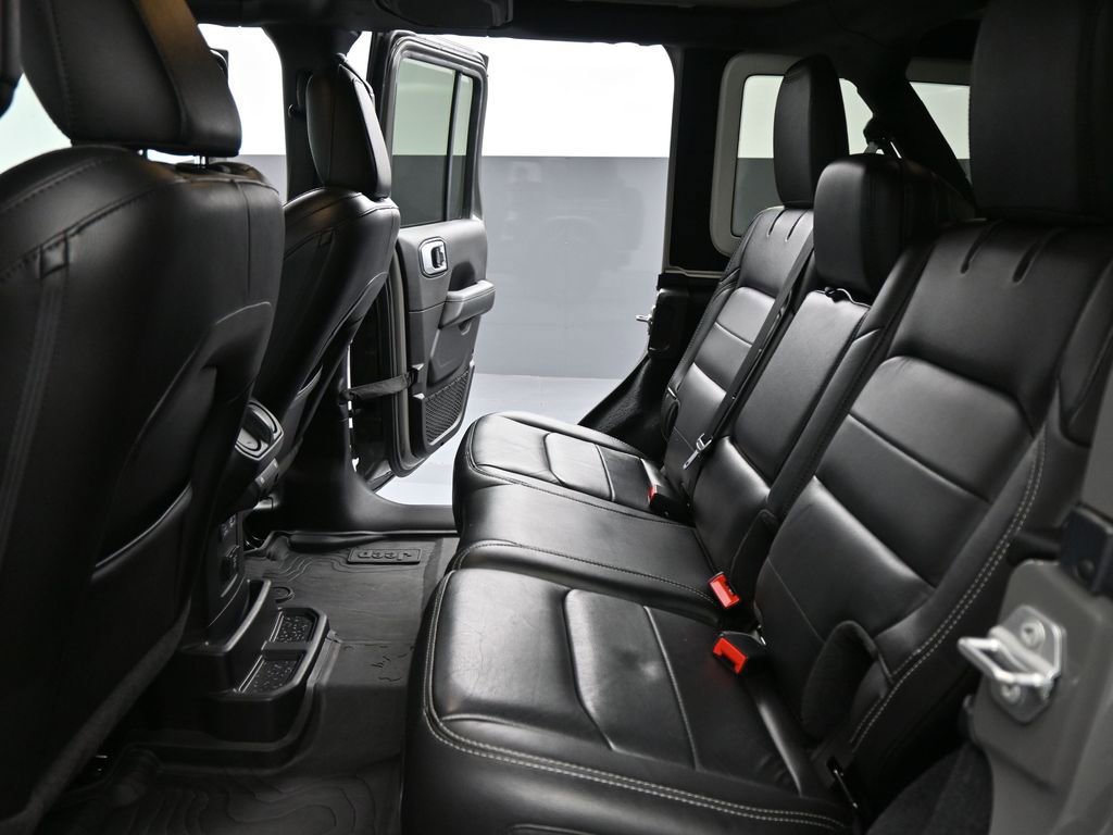 Used 2019 Jeep Wrangler Unlimited Sahara w/ Quick Order Package 24M Moab image 16