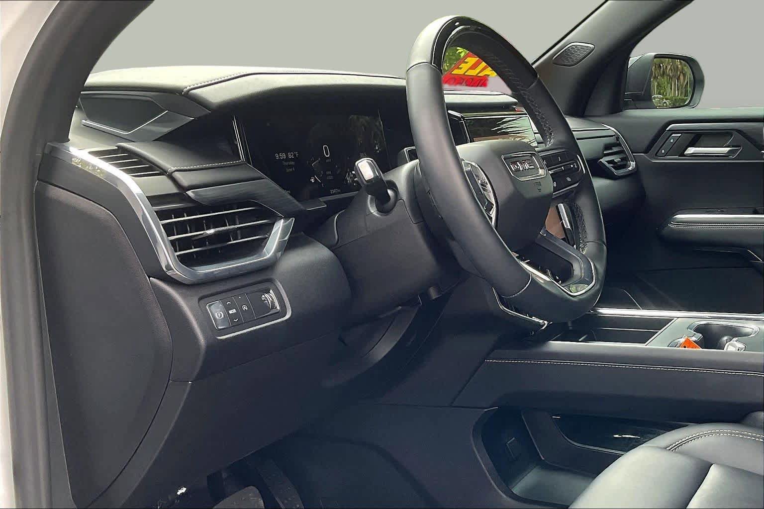 Used 2024 GMC Acadia Elevation w/ Super Cruise Package FWD image 15