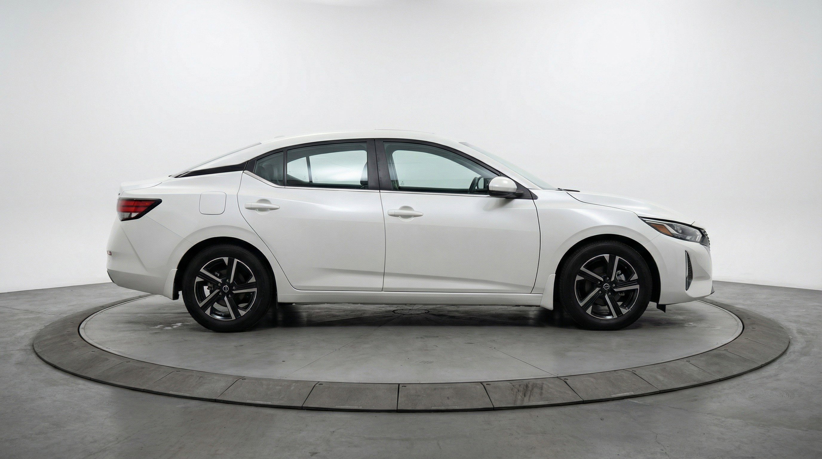 Used 2025 Nissan Sentra SV image 11