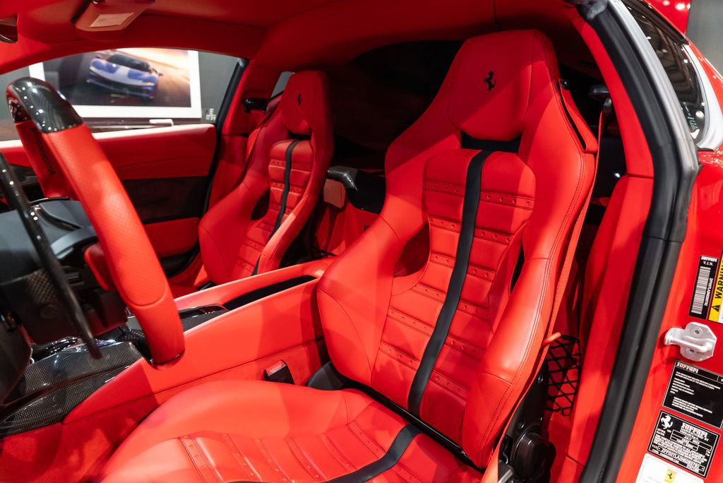 Used 2022 Ferrari 812 Competizione image 4