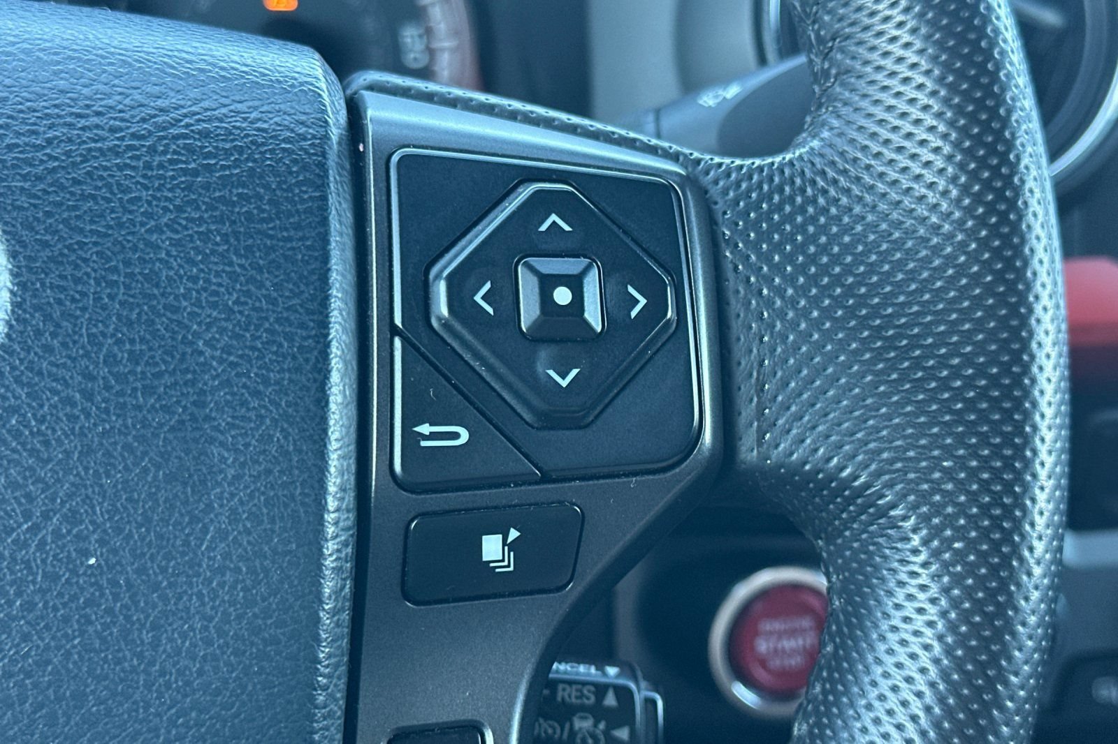 Used 2020 Toyota Tacoma TRD Sport w/ TRD Premium Sport Package AWD/4WD image 36