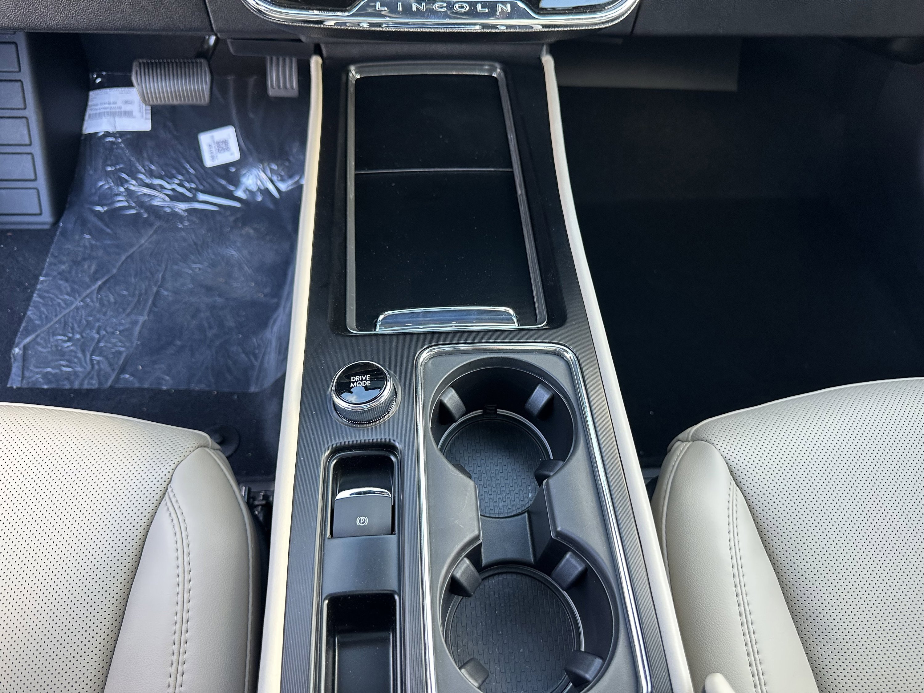 New 2026 Lincoln Corsair Premiere image 14