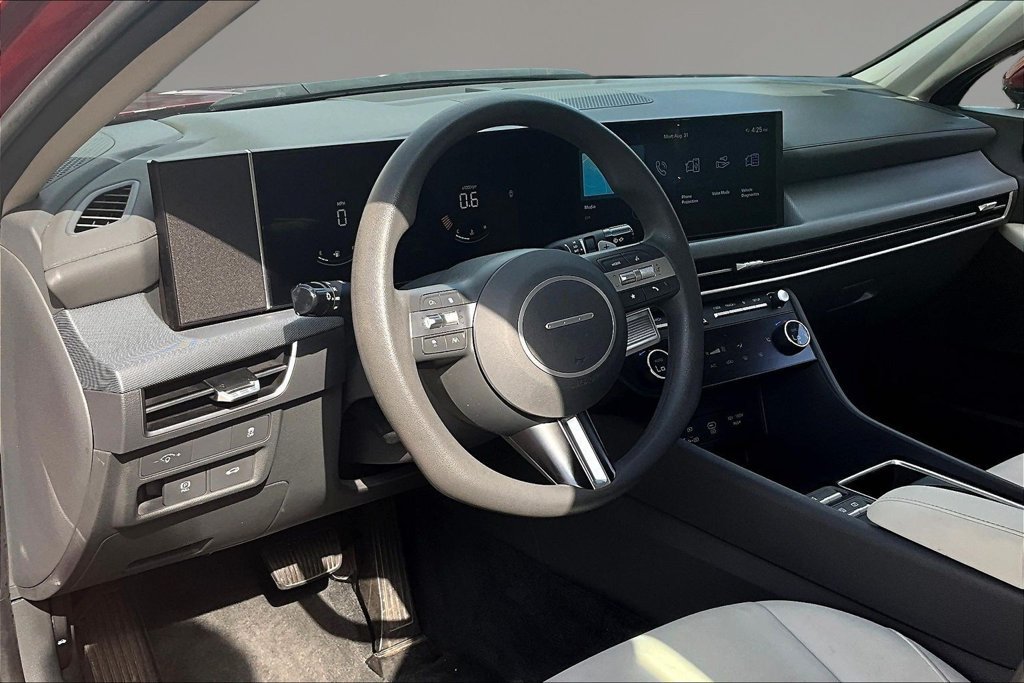 Used 2025 Hyundai Sonata SEL FWD image 14