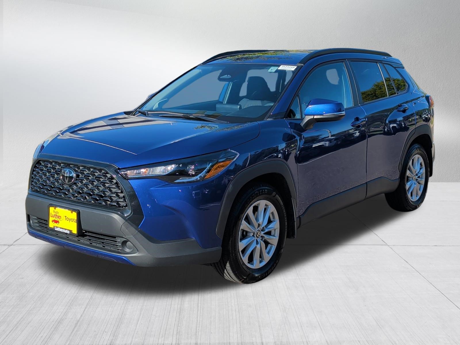 Certified 2023 Toyota Corolla Cross LE w/ Moonroof Package AWD/4WD image 3
