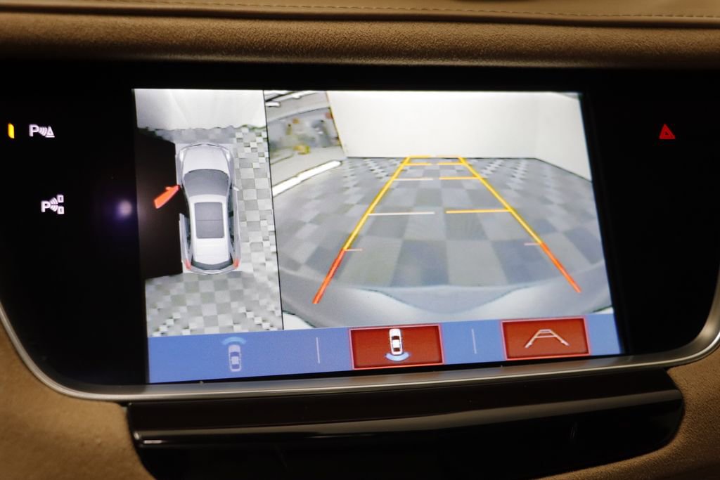 Used 2018 Cadillac XT5 Platinum w/ Driver Assist Package image 10