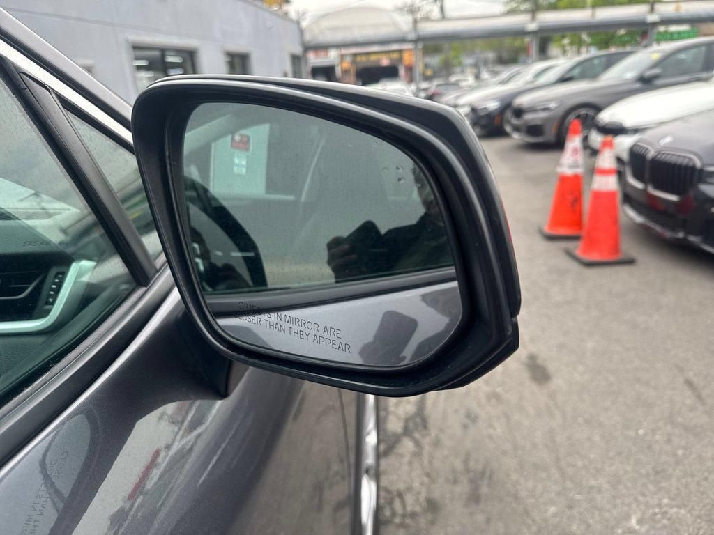 Used 2024 Toyota RAV4 LE FWD image 11