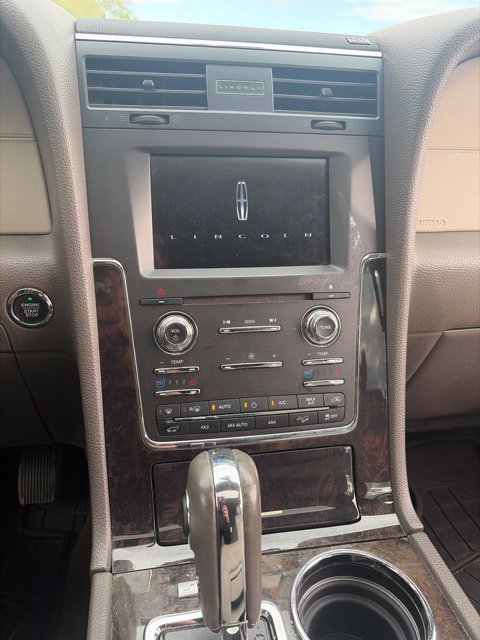 Used 2017 Lincoln Navigator L Select AWD/4WD image 15